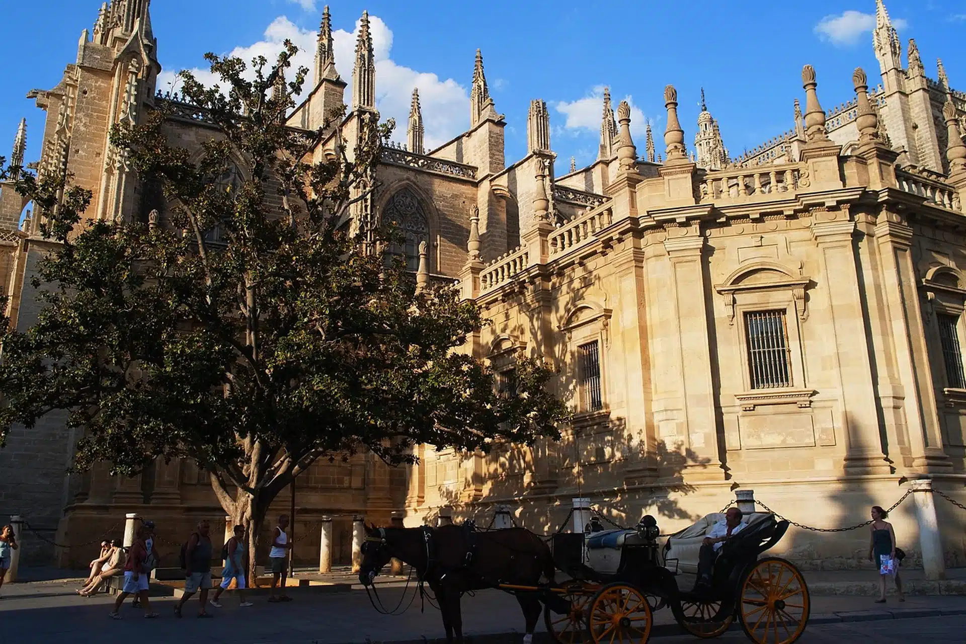 record turismo sevilla